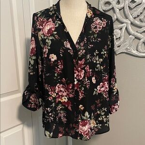 Chic Floral Button-Up Blouse
